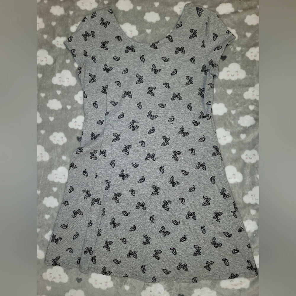 Basic Editions juniors butterfly dress size XL 14/16
